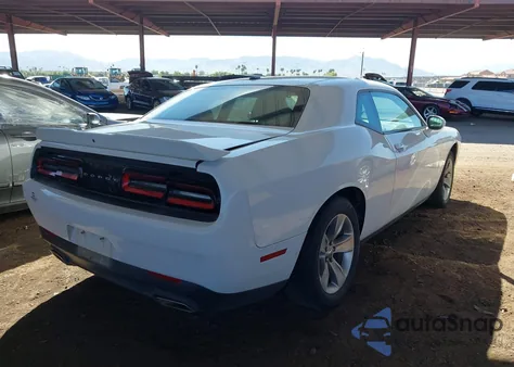 2021 Dodge Challenger Sxt z USA, uszkodzony, nr VIN 2C3CDZAG8MH534547